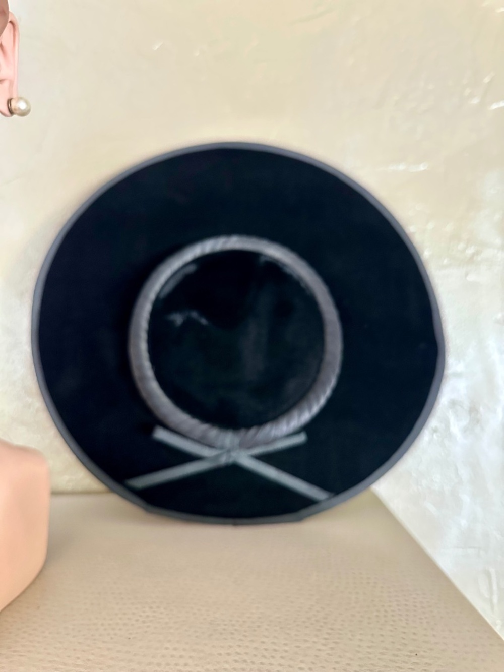 DEBONAIR 1950's BLACK VELOUR CARTWHEEL HAT + BRAIDED BAND/BOW - Picture 9 of 10